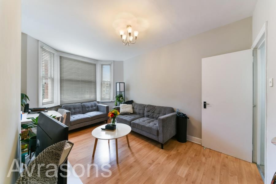 Images for CREWDSON ROAD, OVAL