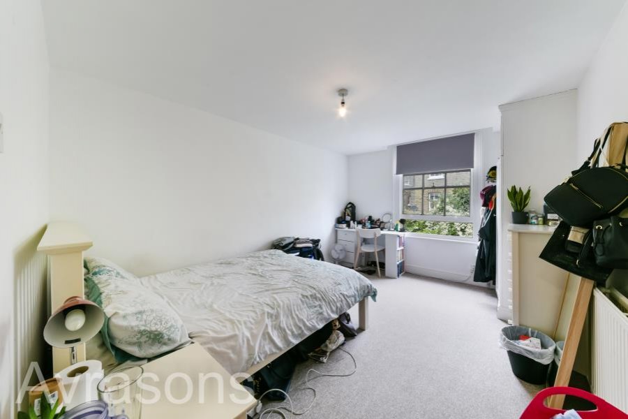 Images for CREWDSON ROAD, OVAL