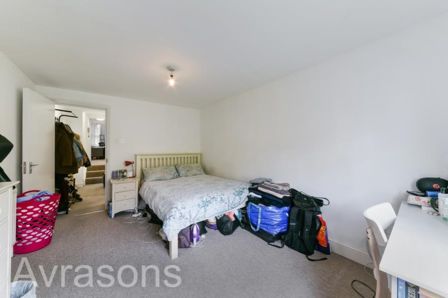 Images for CREWDSON ROAD, OVAL