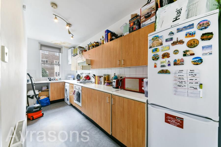 Images for CREWDSON ROAD, OVAL