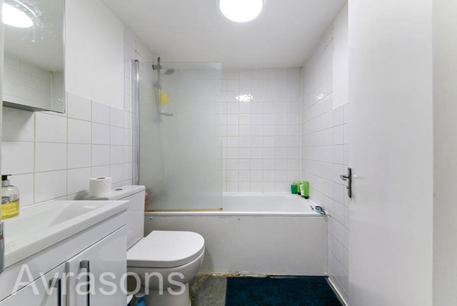 Images for CREWDSON ROAD, OVAL