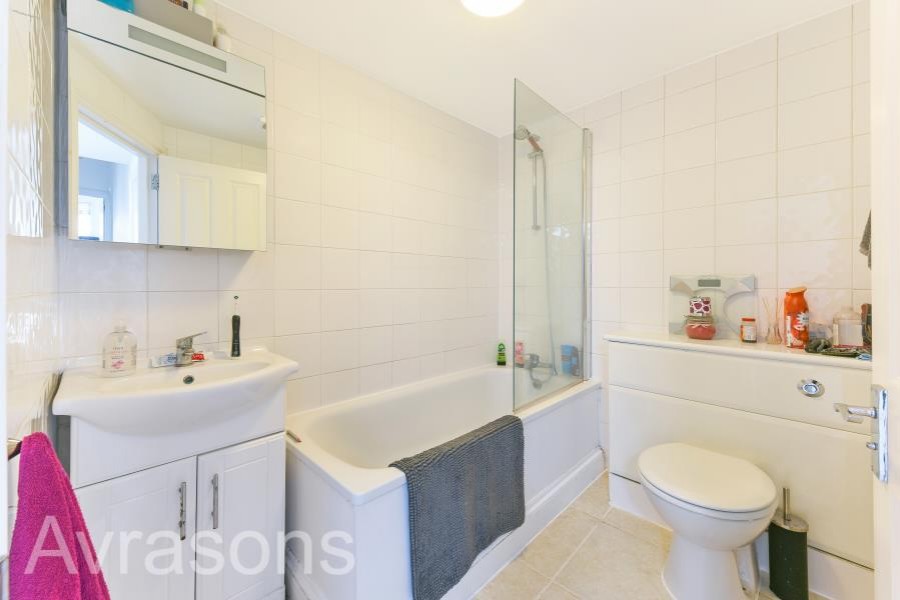 Images for CREWDSON ROAD, OVAL