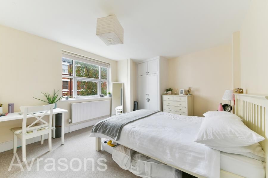 Images for SOUTH ISLAND PLACE, OVAL