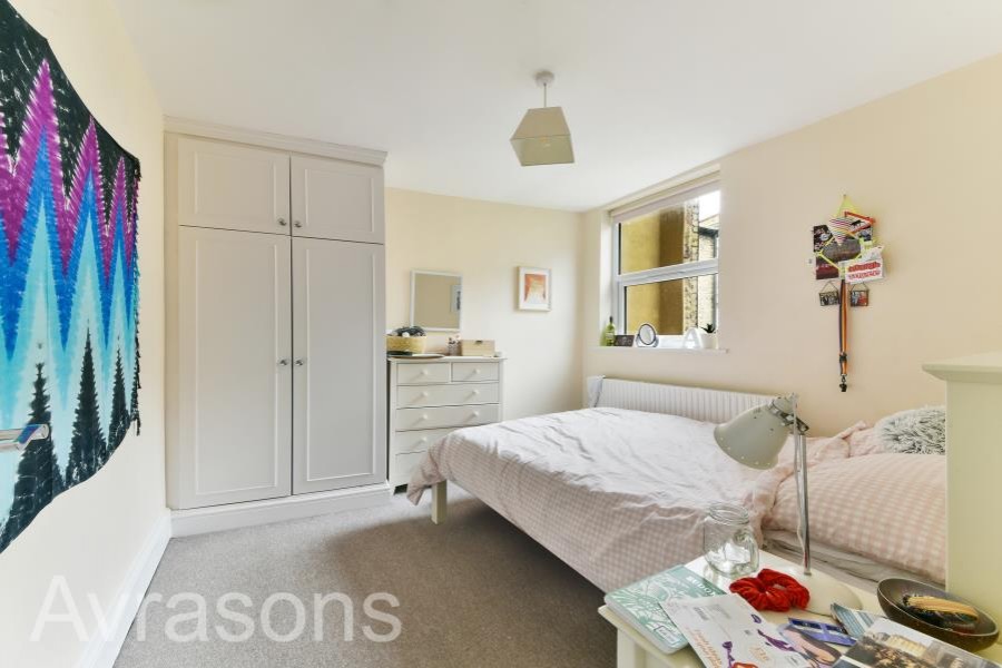 Images for SOUTH ISLAND PLACE, OVAL