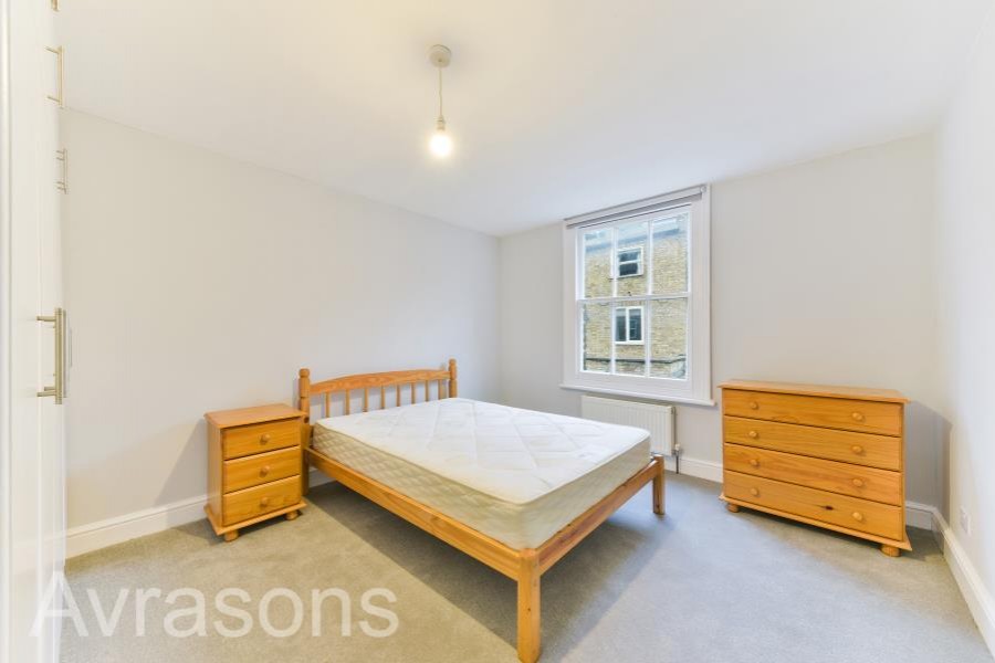 Images for CREWDSON ROAD, OVAL