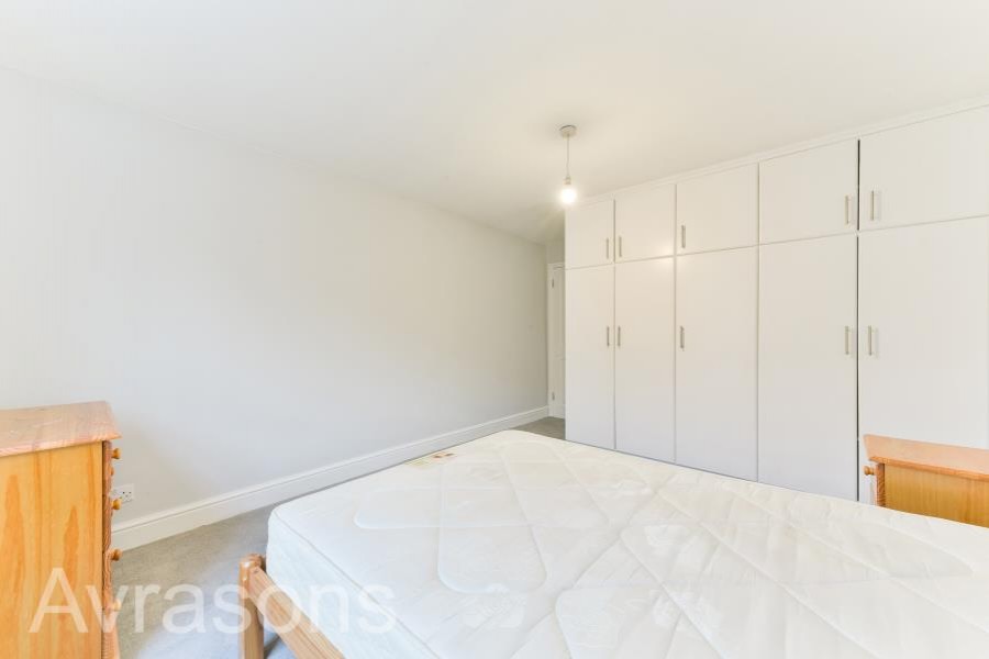 Images for CREWDSON ROAD, OVAL