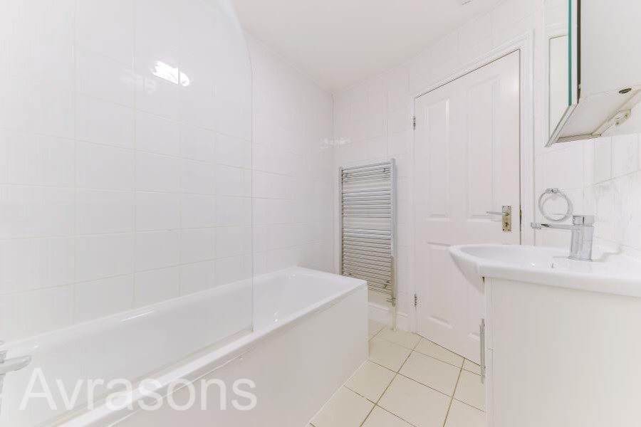 Images for CREWDSON ROAD, OVAL