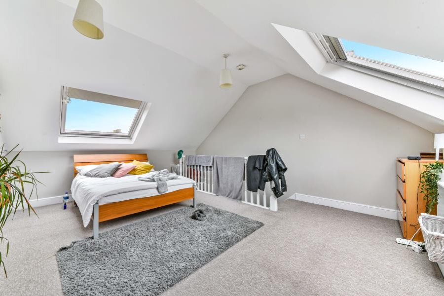Images for CREWDSON ROAD, OVAL