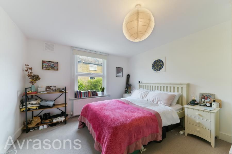 Images for CREWDSON ROAD, OVAL