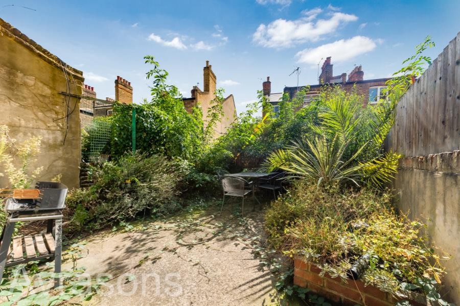 Images for CREWDSON ROAD, OVAL