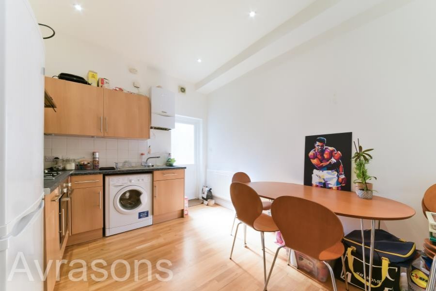 Images for CREWDSON ROAD, OVAL