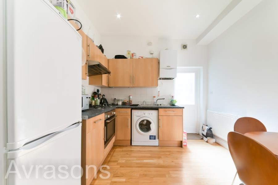 Images for CREWDSON ROAD, OVAL