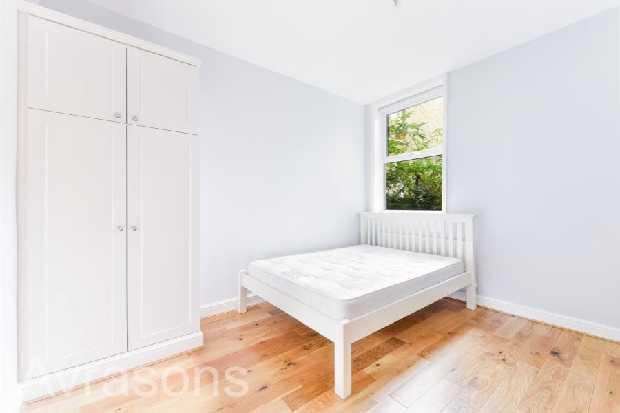 Images for HANDFORTH ROAD, OVAL