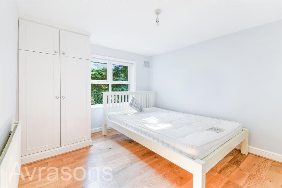 Images for HANDFORTH ROAD, OVAL