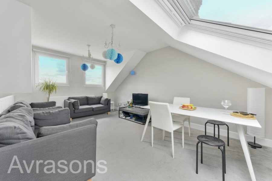 Images for CREWDSON ROAD, OVAL