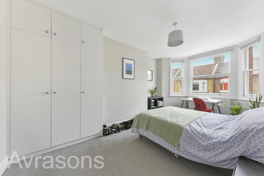 Images for CREWDSON ROAD, OVAL