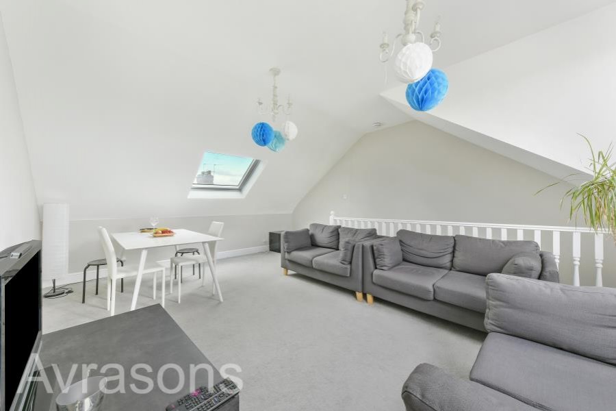 Images for CREWDSON ROAD, OVAL