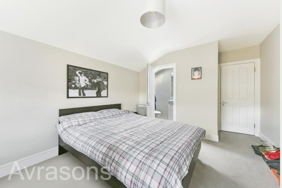 Images for CREWDSON ROAD, OVAL