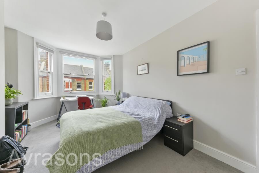 Images for CREWDSON ROAD, OVAL