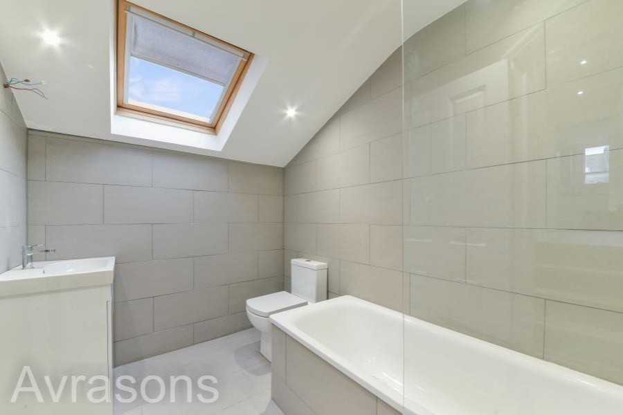 Images for CREWDSON ROAD, OVAL