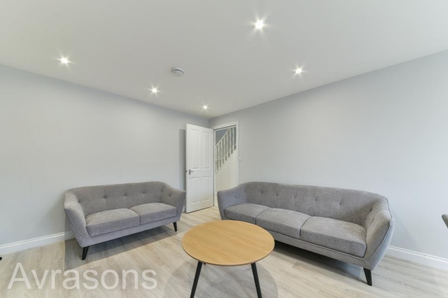 Images for CREWDSON ROAD, OVAL