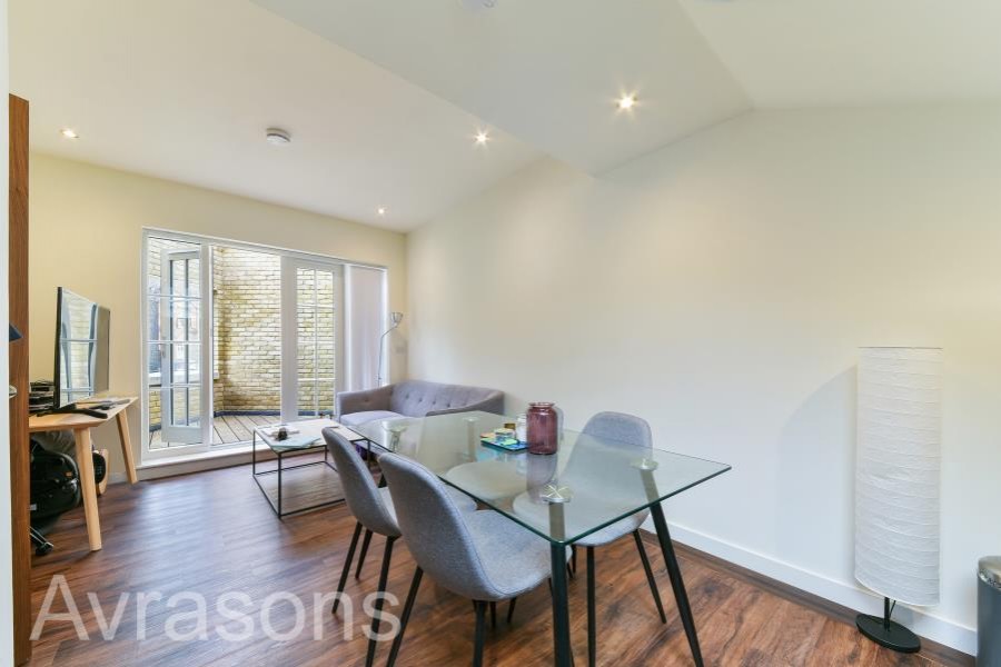 Images for ANDERSON MEWS, OVAL