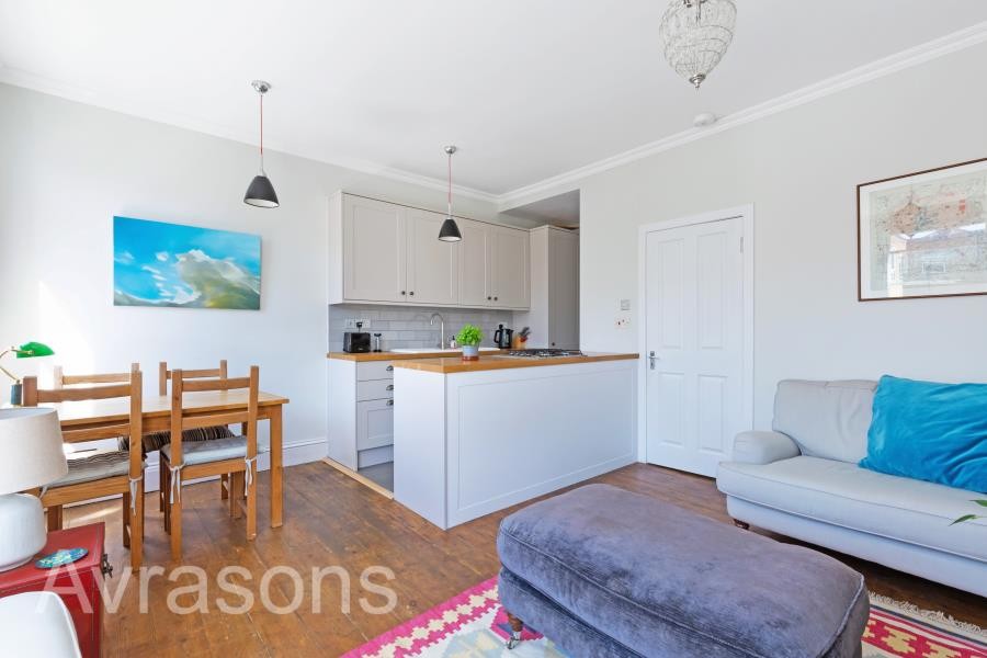 Images for SOUTH ISLAND PLACE, OVAL