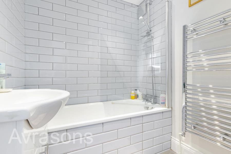 Images for SOUTH ISLAND PLACE, OVAL