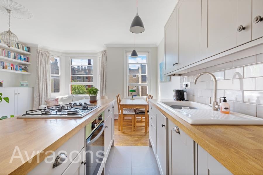 Images for SOUTH ISLAND PLACE, OVAL