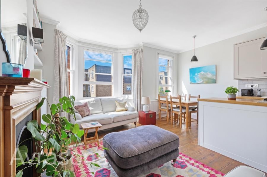 Images for SOUTH ISLAND PLACE, OVAL