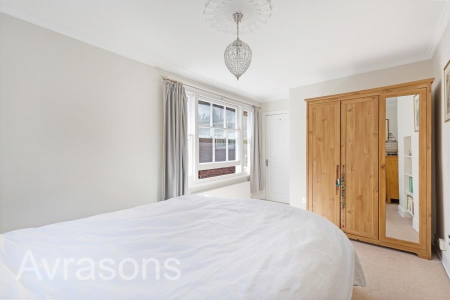 Images for SOUTH ISLAND PLACE, OVAL