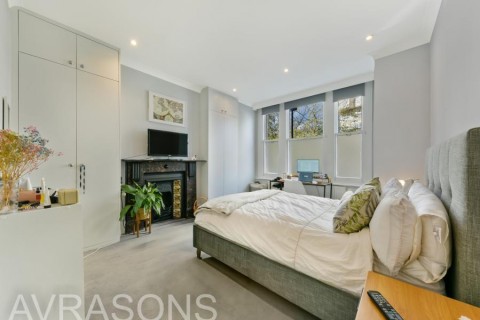 View Full Details for Grantham Road, Clapham North