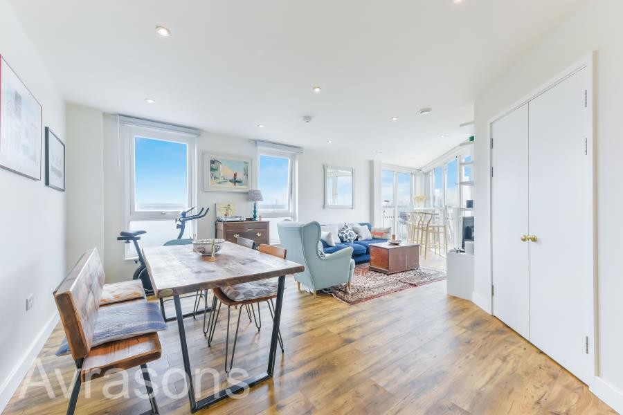 Images for Bolton Crescent, Oval