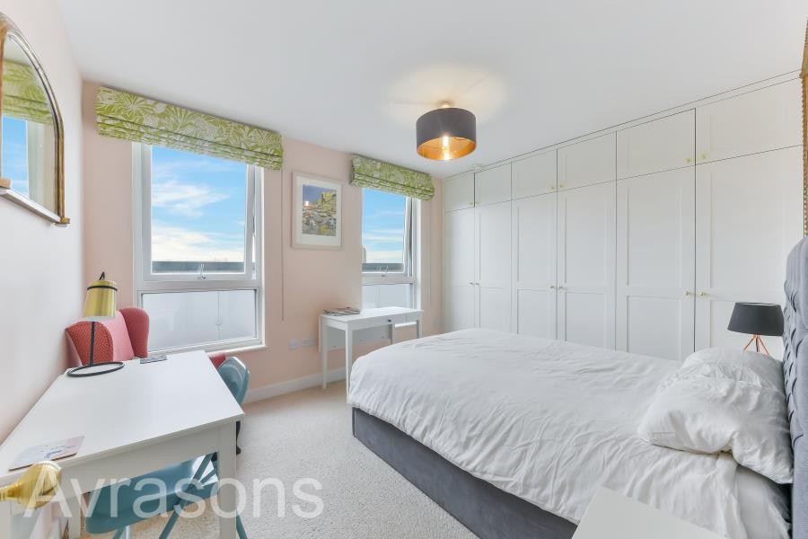 Images for Bolton Crescent, Oval