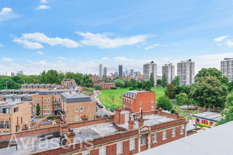 Images for Bolton Crescent, Oval