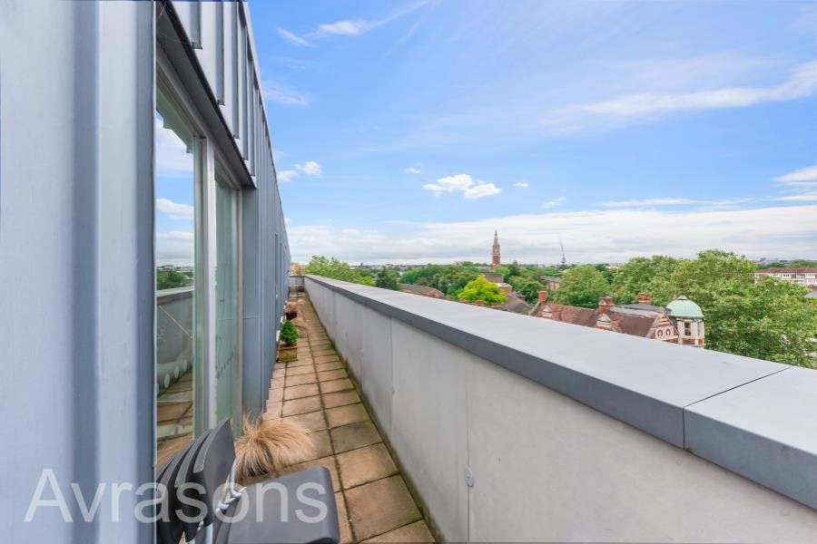 Images for Bolton Crescent, Oval