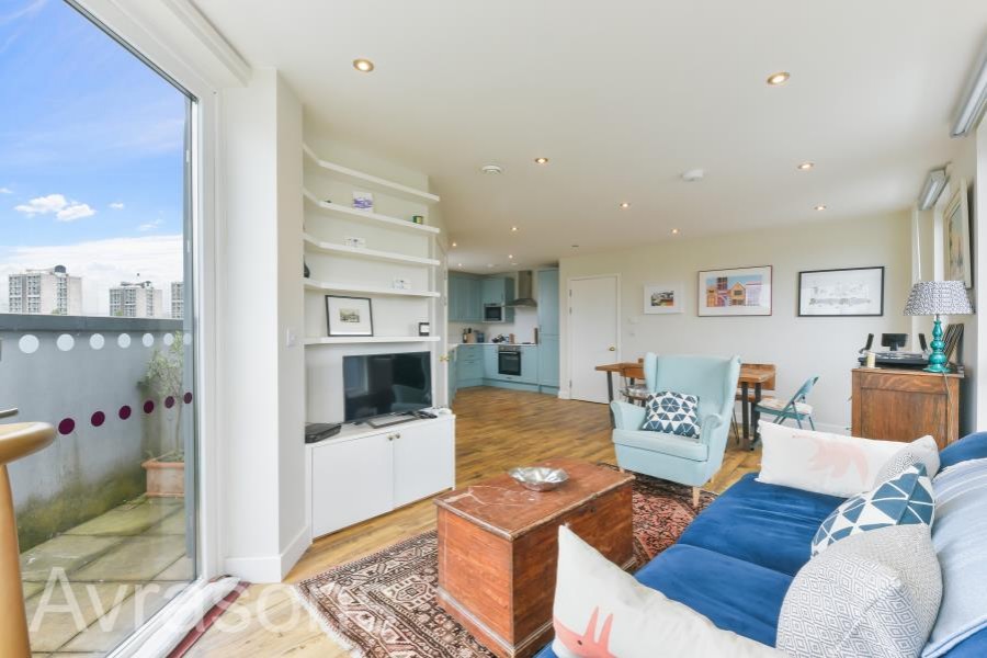 Images for Bolton Crescent, Oval