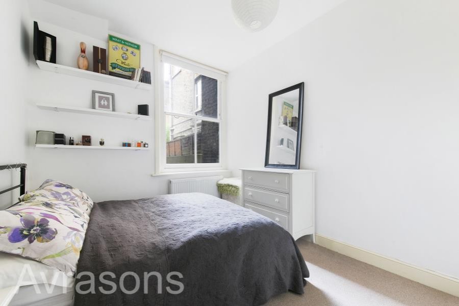 Images for CREWDSON ROAD, OVAL