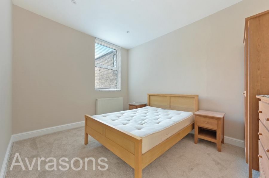 Images for CREWDSON ROAD, OVAL