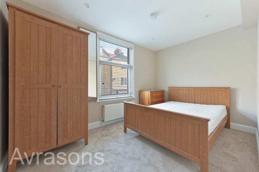 Images for CREWDSON ROAD, OVAL