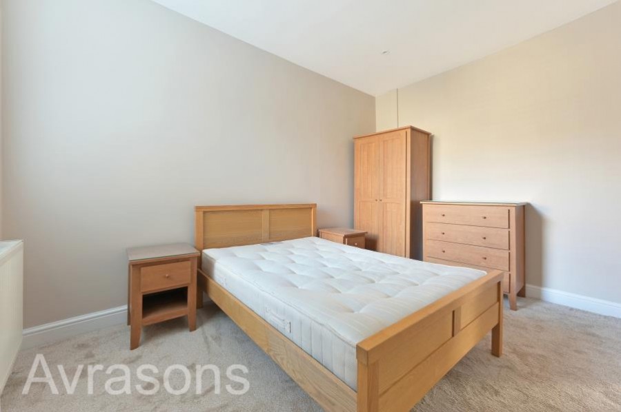 Images for CREWDSON ROAD, OVAL