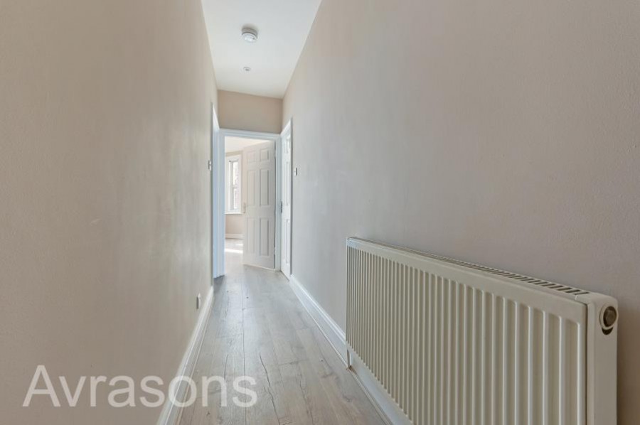 Images for CREWDSON ROAD, OVAL