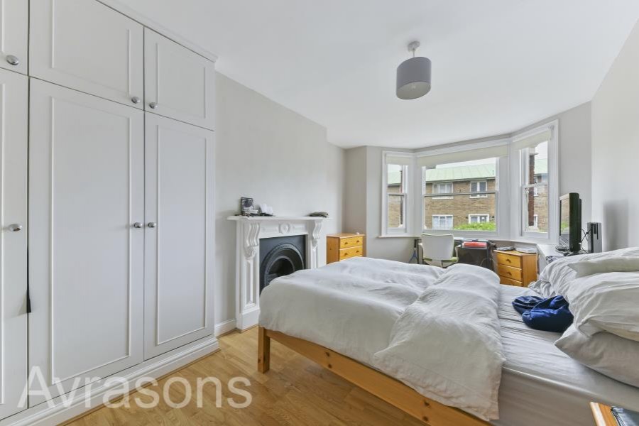 Images for CREWDSON ROAD, OVAL