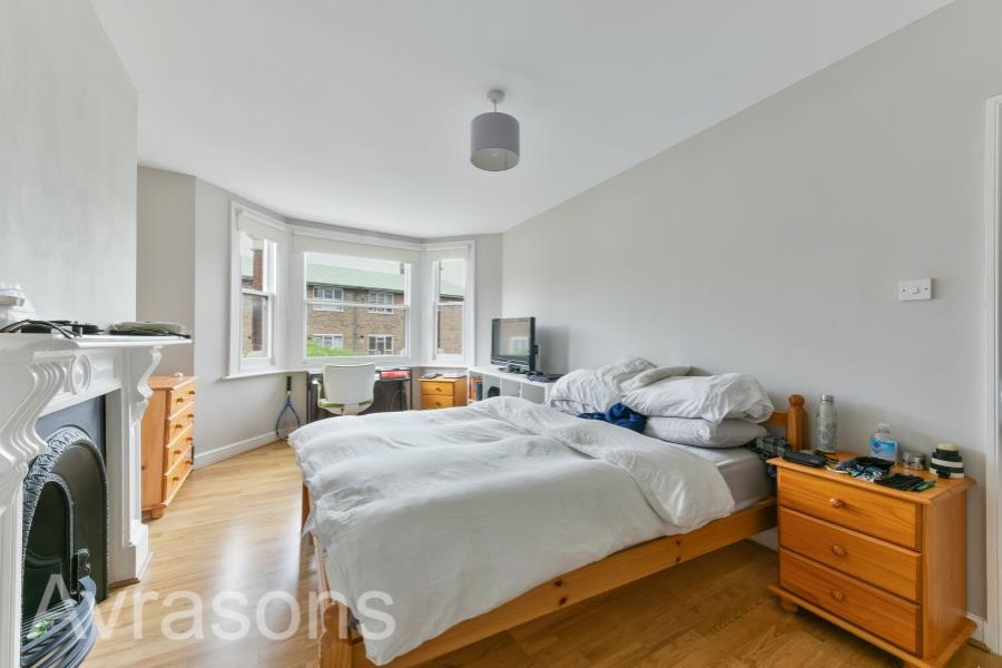 Images for CREWDSON ROAD, OVAL