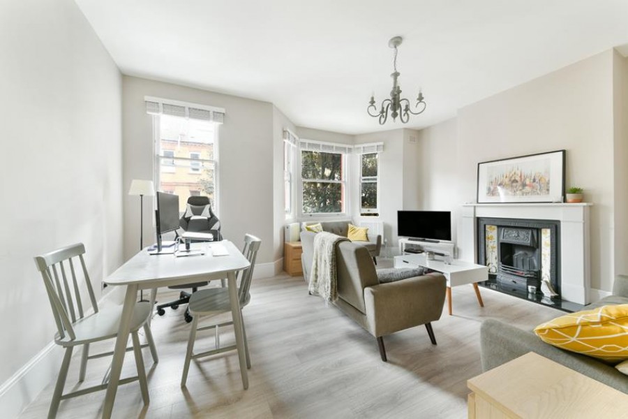 Images for CREWDSON ROAD, OVAL