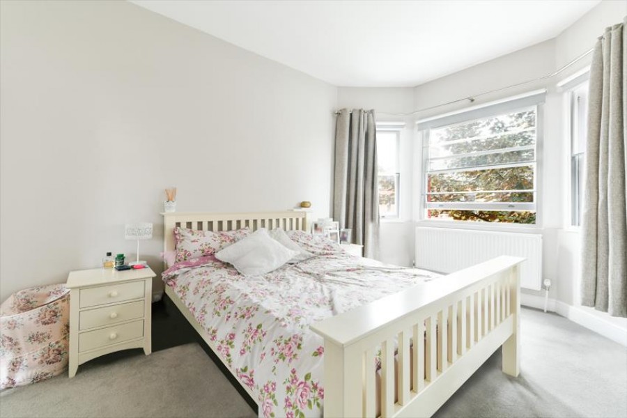 Images for CREWDSON ROAD, OVAL