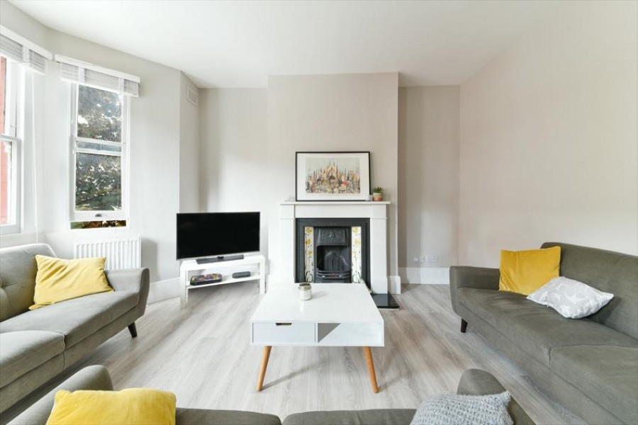 Images for CREWDSON ROAD, OVAL