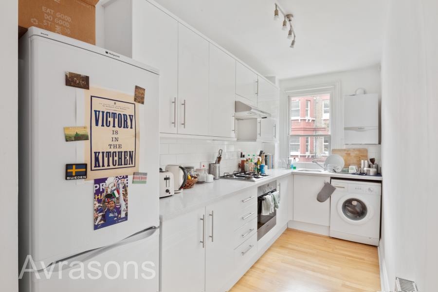 Images for CREWDSON ROAD, OVAL