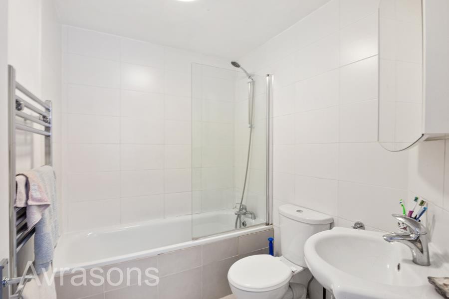 Images for CREWDSON ROAD, OVAL