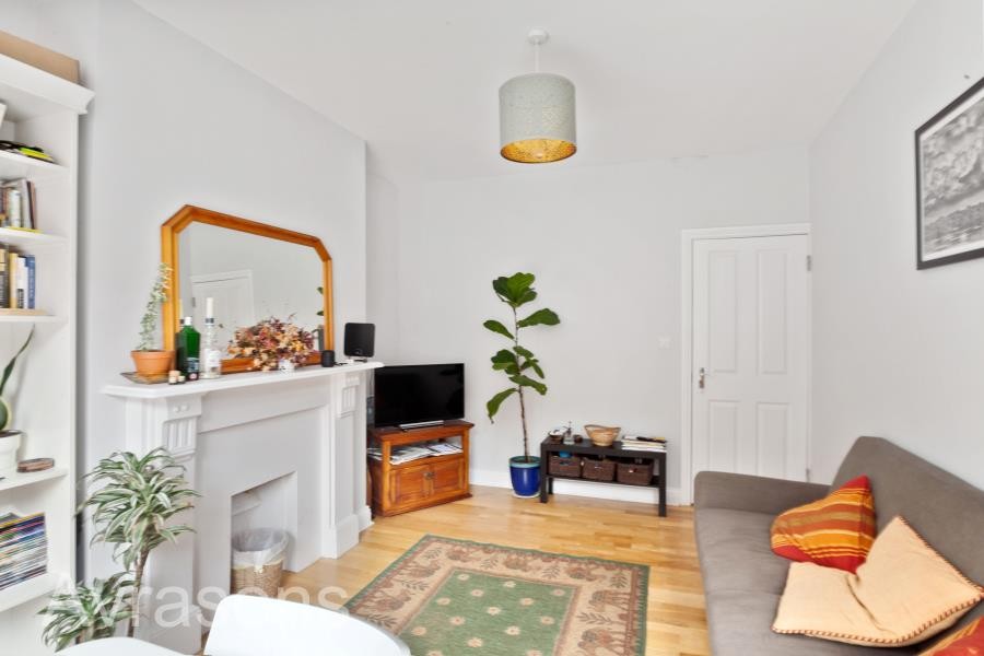 Images for CREWDSON ROAD, OVAL